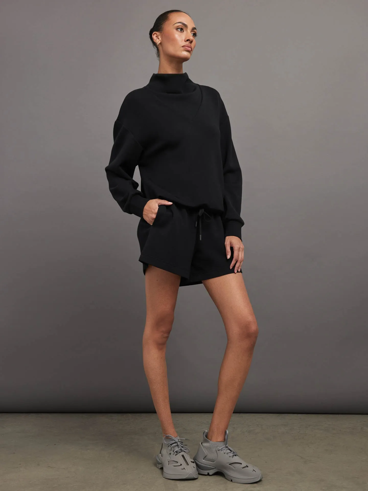 Claude High Rise Short 4.5" - BLACK