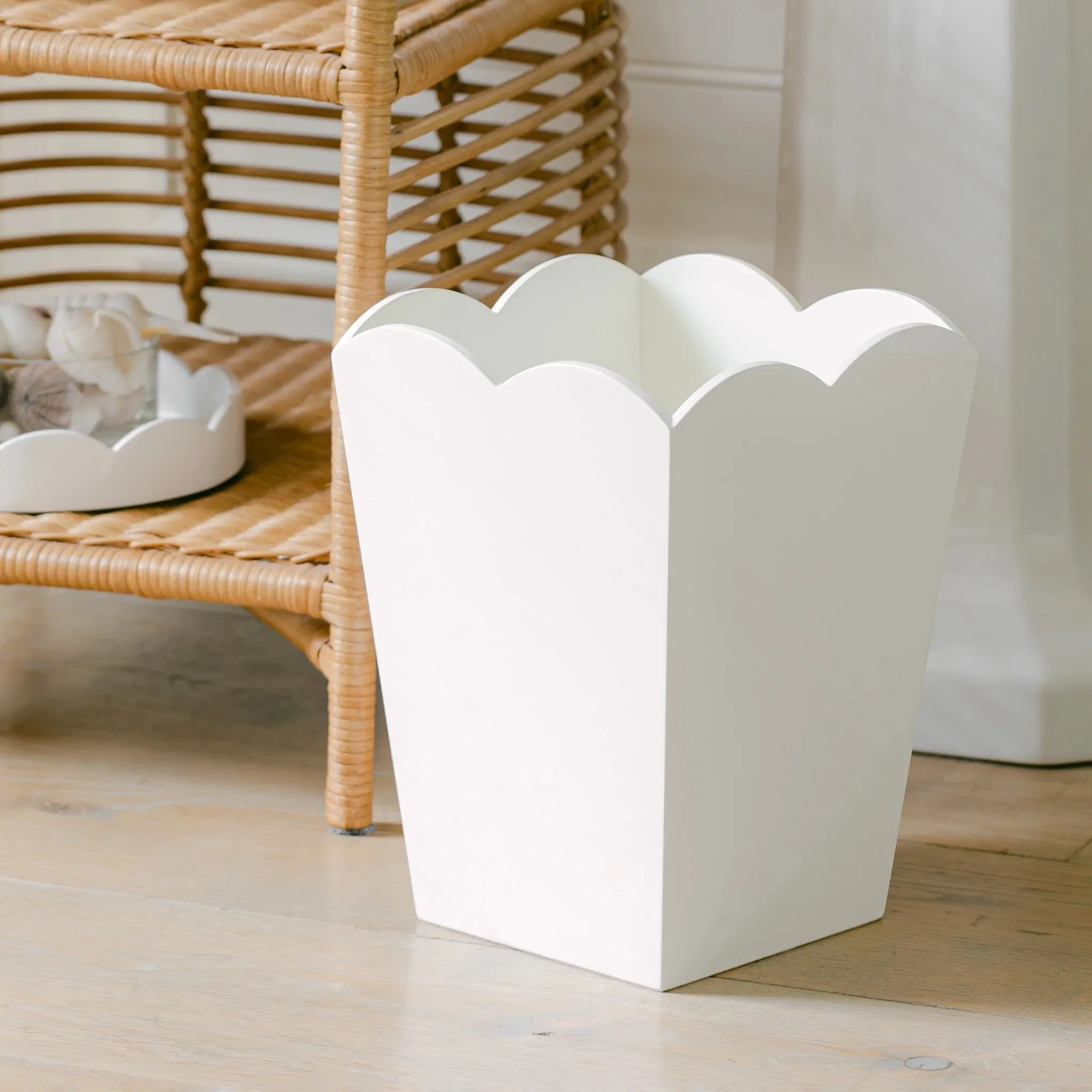 Scallop Bin White